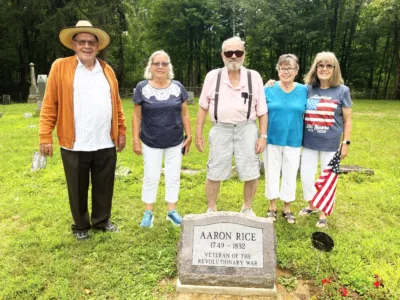 Family honors  a veteran of the Revolutionary War